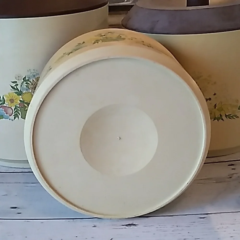 Vintage 1970s Lucite 3 pc canister set